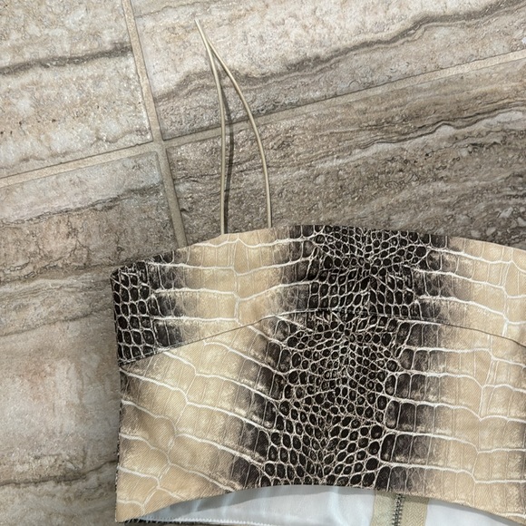 I.AM.GIA Seala Crop Top Size Medium - Picture 3 of 16